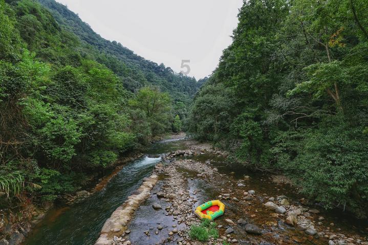 连续6年为环卫工人提供爱心午餐